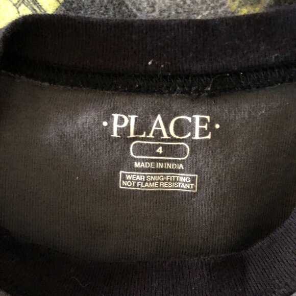 Bundle of Graphic t shirt and long sleeve shirt with sweatpants - Picture 5 of 16